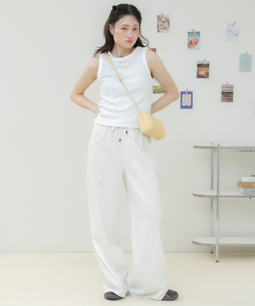 HEILIS(ヘイリス)の「ドット柄ワイドパンツ / ドットパンツ ワイドパンツ イージーパンツ リラックスパンツ 柄パンツ 総柄パンツ ウエストゴム ロングパンツ ワイドシルエット カジュアルパンツ 旅行コーデ 春服 夏服 韓国ファッション モノトーン(その他パンツ・レディース・ブラック/ホワイト・FREE)」の5枚目の写真
