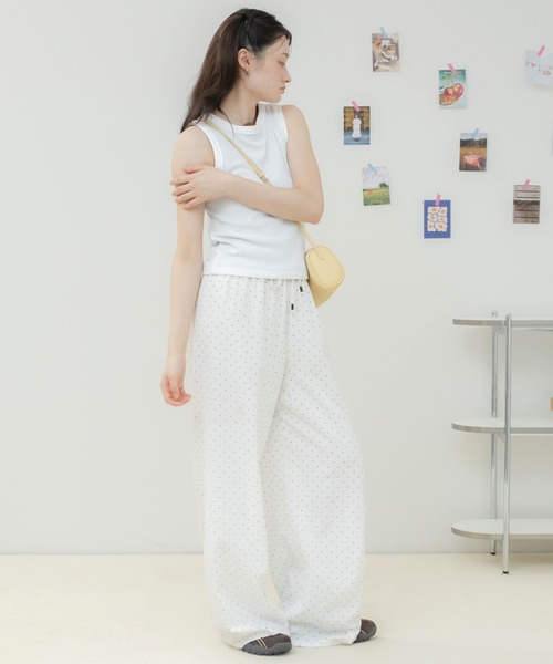 HEILIS(ヘイリス)の「ドット柄ワイドパンツ / ドットパンツ ワイドパンツ イージーパンツ リラックスパンツ 柄パンツ 総柄パンツ ウエストゴム ロングパンツ ワイドシルエット カジュアルパンツ 旅行コーデ 春服 夏服 韓国ファッション モノトーン(その他パンツ・レディース・ブラック/ホワイト・FREE)」の6枚目の写真