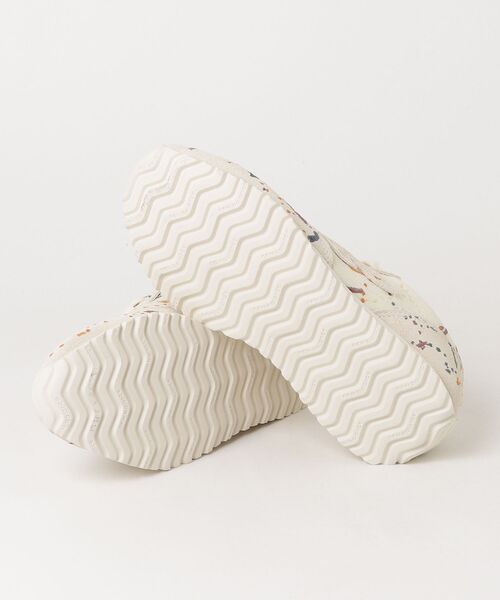 NEW BALANCE(ニューバランス)の「471(スニーカー・レディース・ホワイト/ブラック・26.0cm/22.0cm/28.5cm/25.0cm/24.5cm/24.0cm/23.5cm/23.0cm/22.5cm/28.0cm/27.5cm/27.0cm/26.5cm/25.5cm/30.0cm/29.0cm)」の6枚目の写真