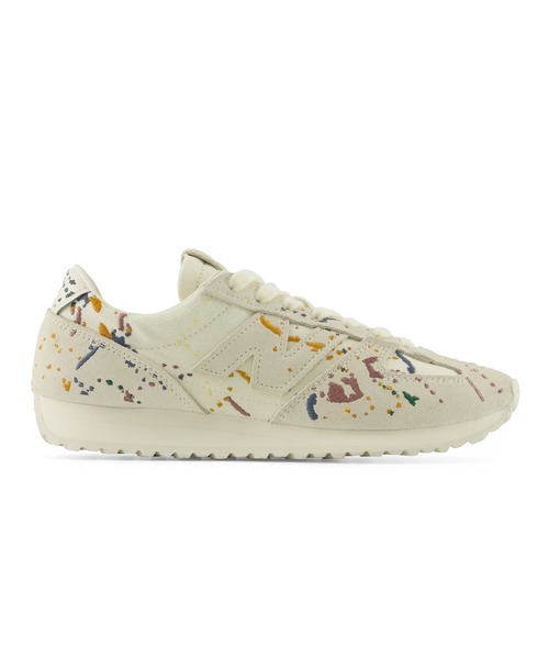 NEW BALANCE(ニューバランス)の「471(スニーカー・レディース・ホワイト/ブラック・26.0cm/22.0cm/28.5cm/25.0cm/24.5cm/24.0cm/23.5cm/23.0cm/22.5cm/28.0cm/27.5cm/27.0cm/26.5cm/25.5cm/30.0cm/29.0cm)」の1枚目の写真
