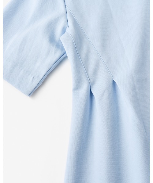 DoCLASSE( ドゥクラッセ)の「コットンポンチ・構築フォルムトップス(Tシャツ/カットソー・レディース・ブラック/ブルー/ホワイト・L/M/LL/3L)」の9枚目の写真
