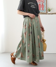 サテンおしり総柄タックフレアースカート 26SS