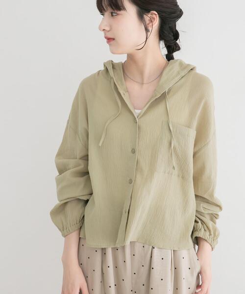 ITEMS URBANRESEARCH(アイテムズ アーバンリサーチ)の「フードクロップドワッシャーシャツ(シャツ/ブラウス・レディース・チャコールグレー/ホワイト/カーキ・FREE)」の21枚目の写真
