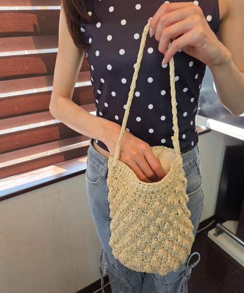 tolene(トレネ)の「縦長シルエット ペーパーバッグ ショルダーバッグ(ショルダーバッグ・レディース・ベージュ/オフホワイト・FREE)」の5枚目の写真