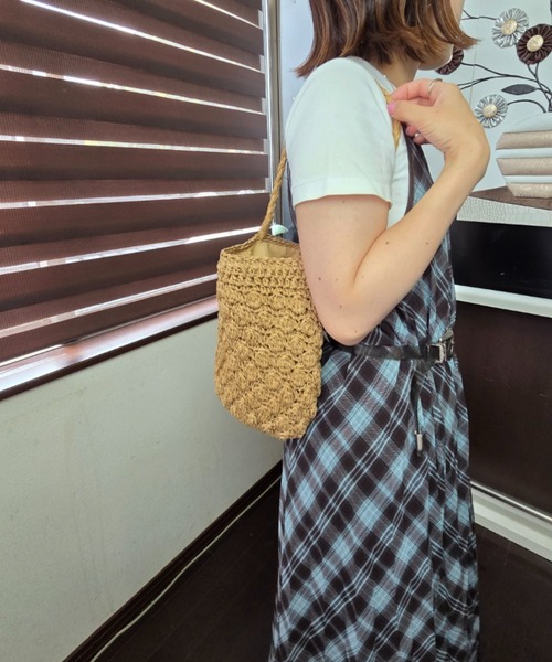 tolene(トレネ)の「縦長シルエット ペーパーバッグ ショルダーバッグ(ショルダーバッグ・レディース・ベージュ/オフホワイト・FREE)」の20枚目の写真