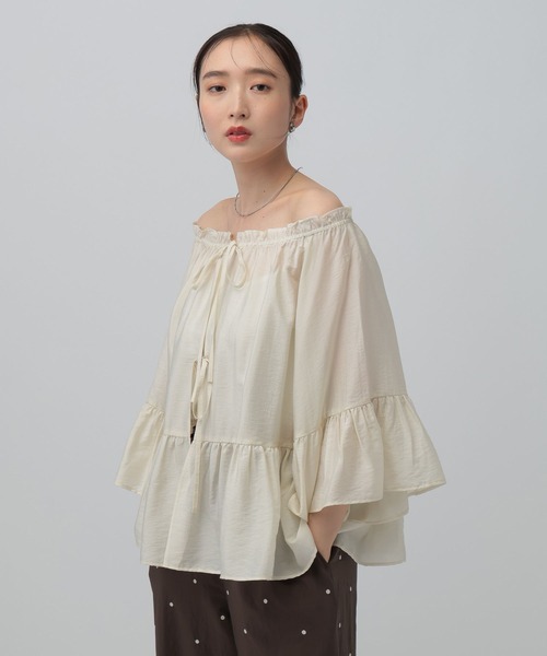 LEPSIM(レプシィム)の「2WAYシアーオフショルプルオーバー 826073(シャツ/ブラウス・レディース・ブラック/アイボリー/ブラウン系その他・FREE)」の4枚目の写真