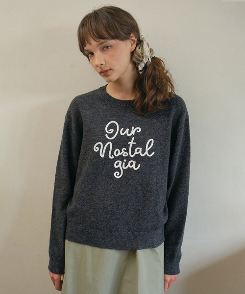 OURNOSTALGIA（アワー ノスタルジア）の「Lover logo mix knit_Charcoal(OC25-KN12)（ニット/セーター・レディース・チャコール・FREE）」の2枚目の写真