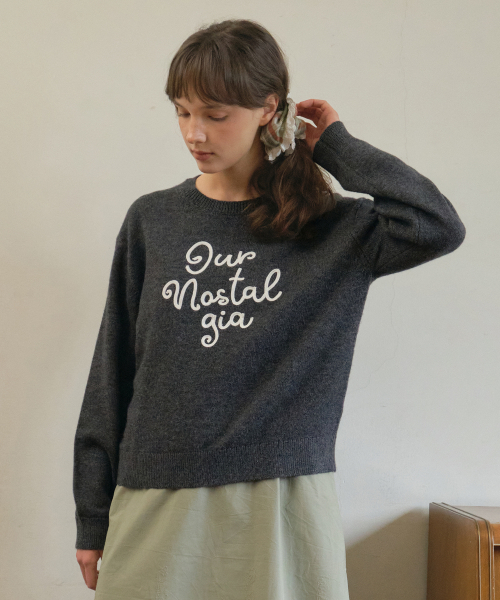OURNOSTALGIA（アワー ノスタルジア）の「Lover logo mix knit_Charcoal(OC25-KN12)（ニット/セーター・レディース・チャコール・FREE）」の4枚目の写真
