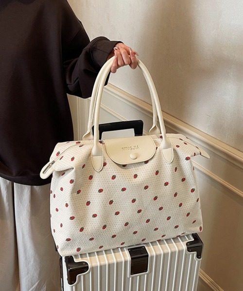 Miniministore(ミニミニストア)の「いちご柄ボストンバッグ軽量トラベルバッグ(ボストンバッグ・レディース・ブラック/ピンク/アイボリー/ミント/ラベンダー・FREE)」の13枚目の写真