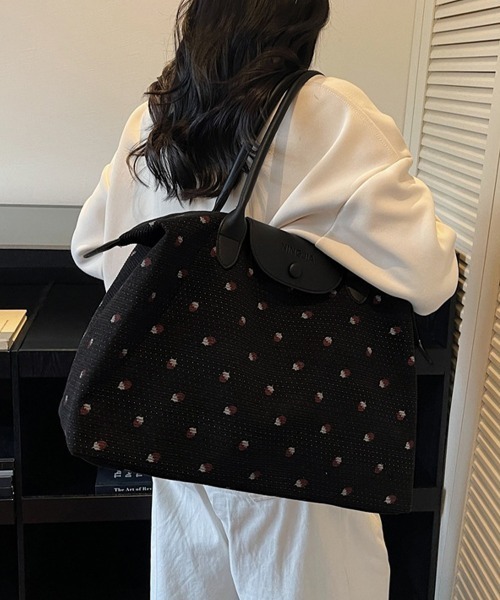Miniministore(ミニミニストア)の「いちご柄ボストンバッグ軽量トラベルバッグ(ボストンバッグ・レディース・ブラック/ピンク/アイボリー/ミント/ラベンダー・FREE)」の8枚目の写真