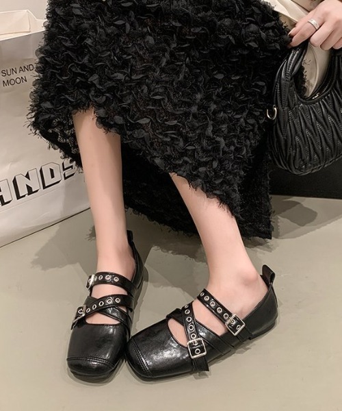 LAC-VERT（ラック・ヴェール）の「ハトメベルトフラットシューズ（パンプス・レディース・ブラック・LARGE/MEDIUM/SMALL）」の2枚目の写真