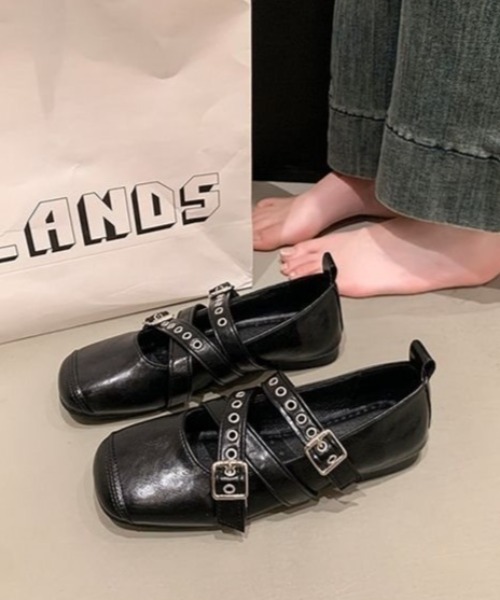 LAC-VERT（ラック・ヴェール）の「ハトメベルトフラットシューズ（パンプス・レディース・ブラック・LARGE/MEDIUM/SMALL）」の5枚目の写真