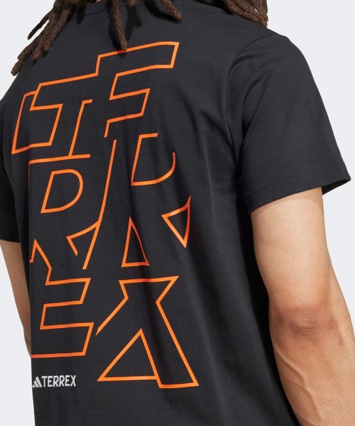 adidas（アディダス）の「テレックス シグネチャー AOP グラフィックTシャツ / アディダス adidas（Tシャツ/カットソー・メンズ・ブラック・LARGE/SMALL/MEDIUM）」の7枚目の写真