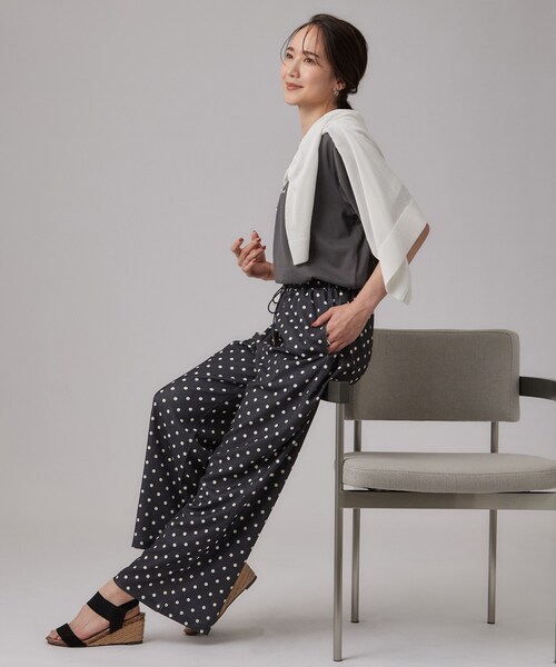 SHOO・LA・RUE(シューラルー)の「【S-LL】この夏の主役 脚をきれいに魅せる イージーワイドパンツ(その他パンツ・レディース・ブラック/ブラック系5/ブラウン系7/ネイビー系5・01/02/03/04)」の16枚目の写真