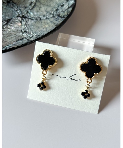 tone（トーン）の「【cocolani】［金属アレルギー対応］クローバービジューピアス(MA)（ピアス（両耳用）・レディース・ブラック/ブラック系その他/ホワイト・FREE）」の5枚目の写真