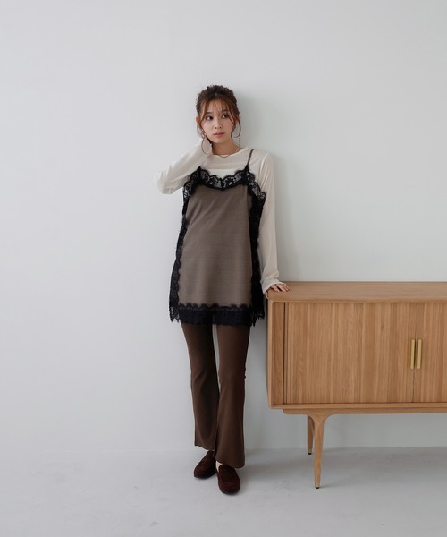AMUU. PRECIEUSE(アムープレシューズ)の「カットリブイージーフレアパンツ(その他パンツ・レディース・ブラウン/チャコールグレー/ブラック・FREE)」の4枚目の写真