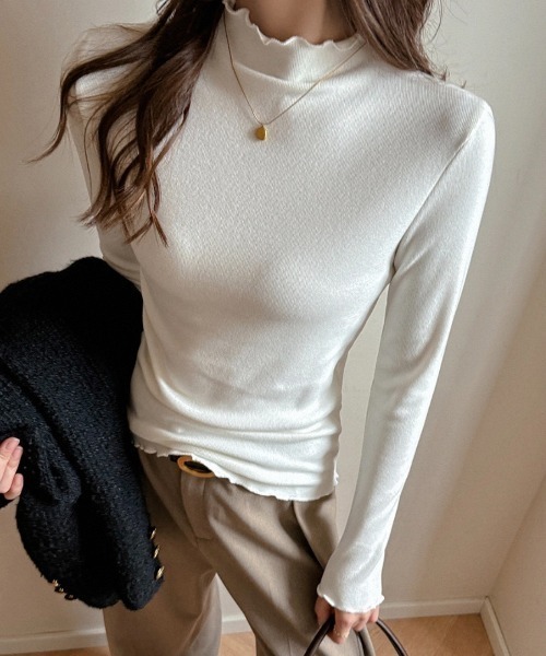 yuue' ( wear )(ユーイ)の「メロウハイネック起毛リブロングTシャツ(Tシャツ/カットソー・レディース・ブラック/ホワイト/チャコールグレー/アイボリー/グレー・FREE)」の6枚目の写真