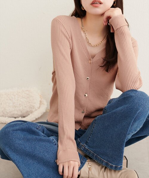 natural couture(ナチュラルクチュール)の「接触冷感UVアンチピリング オリジナル釦リブ編みVネックカーディガン(カーディガン/ボレロ・レディース・ブラウン/ブラック/ピンクベージュ/ボルドー/オフホワイト・FREE)」の21枚目の写真