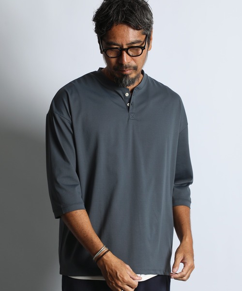 The DUFFER of ST.GEORGE(ザダファーオブセントジョージ)の「「AIR FLEX」3/4 SLEEVE HENLEY NECK TEE:機能素材 「エアフレックス」7分袖 ヘンリーネック Tシャツ / ストレッチ / 軽量 / ナイロンプレーティング(Tシャツ/カットソー・メンズ・ホワイト/ネイビー/ブルーグレー・LARGE/X-LARGE/SMALL/MEDIUM)」の6枚目の写真