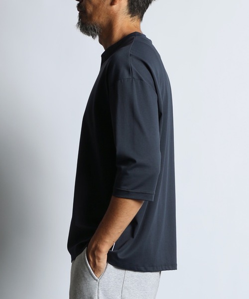 The DUFFER of ST.GEORGE(ザダファーオブセントジョージ)の「「AIR FLEX」3/4 SLEEVE HENLEY NECK TEE:機能素材 「エアフレックス」7分袖 ヘンリーネック Tシャツ / ストレッチ / 軽量 / ナイロンプレーティング(Tシャツ/カットソー・メンズ・ホワイト/ネイビー/ブルーグレー・LARGE/X-LARGE/SMALL/MEDIUM)」の10枚目の写真