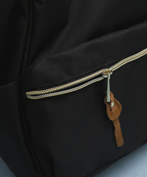 PLAIN CLOTHING(プレーンクロージング)の「anello アネロ スクエア 口金 バックパック レギュラーサイズ(バックパック/リュック・レディース・ブラック/ネイビー・FREE)」の10枚目の写真