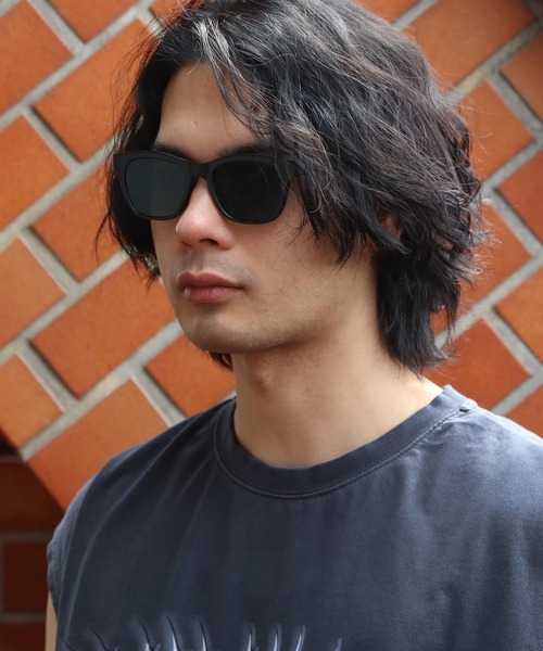 ８(eight)（エイト）の「ウェリントン サングラス 黒ぶち眼鏡（サングラス・メンズ・ブラック系その他/ブラック×グレー/ブラウン系その他/ブラウン/ブラック/ブラック×グリーン・FREE）」の4枚目の写真