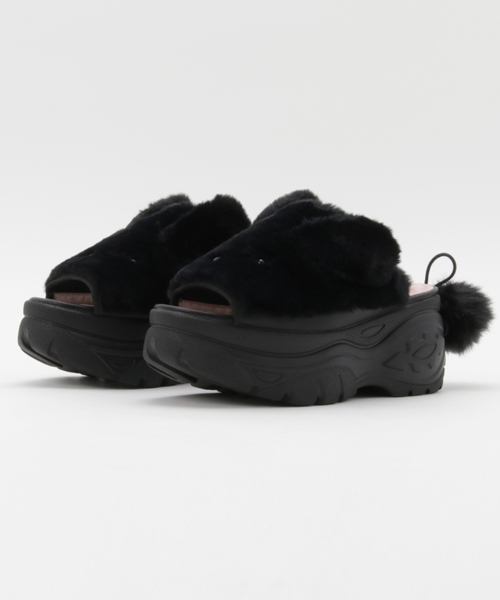 YOSUKE（ヨースケ）の「「YOSUKE/ヨースケ」厚底ふわふわウサギサンダル（サンダル・レディース・ブラック/アイボリー/ピンク/グレー/イエロー/グリーン・24.5/24/22.5/23/23.5）」の2枚目の写真