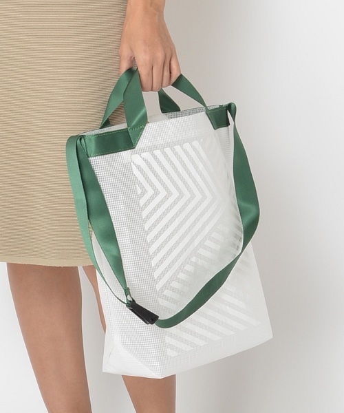 SOLPRESA(ソルプレーサ)の「クリアトートバッグ(サコッシュセット)(トートバッグ・レディース・ホワイト/ブラック/ネイビー/ゴールド/オレンジ/グリーン・ONESIZE)」の4枚目の写真