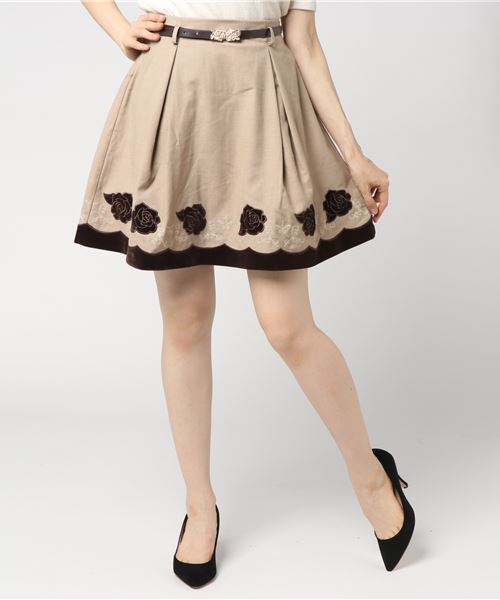 axes femme POETIQUE（アクシーズファムポエティック）の「薔薇ベロア刺繍ミニスカート（スカート・レディース・ブラック/ベージュ/グリーン・MEDIUM）」の12枚目の写真