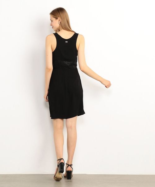 ARMANI EXCHANGE（アルマーニエクスチェンジ）の「【A|Xアルマーニ エクスチェンジ】ノースリーブ　ワンピース（ワンピース・レディース・ブラック/ホワイト・2/0/4/6）」の9枚目の写真