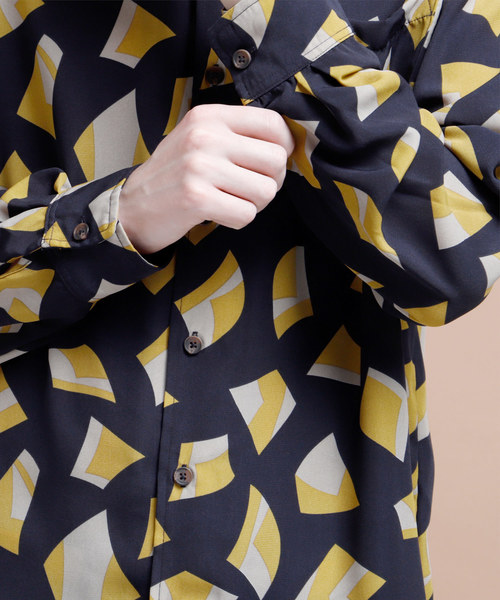 EMMA CLOTHES(エマクローズ)の「総柄レギュラーカラーシャツ(シャツ/ブラウス・メンズ・ブラック/ベージュ/ネイビー・M/L)」の8枚目の写真