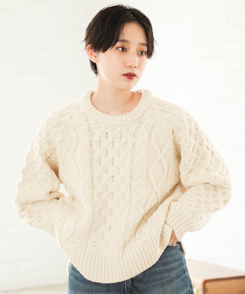 PAGEBOY（ページボーイ）の「ケーブルクルーネックプルオーバー（ニット/セーター・レディース・パープル/オフホワイト/ライトブラウン・FREE）」の6枚目の写真