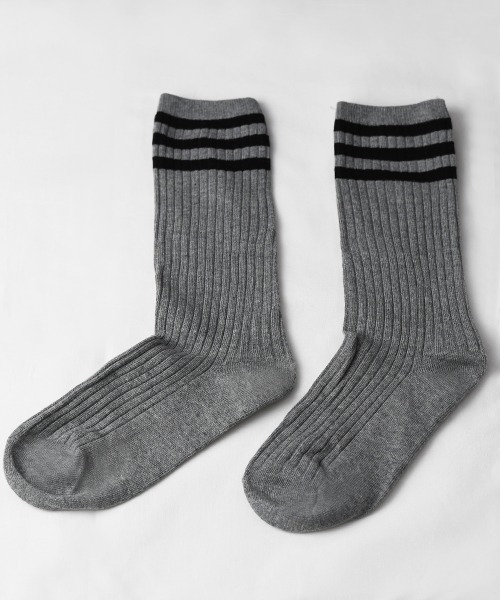 Fun & Daily（ファンアンドデイリー）の「F&D : ルーズラインソックス（ソックス/靴下・レディース・ホワイト/ブラック/ブラウン系その他/ホワイト系その他/グレー・FREE）」の4枚目の写真