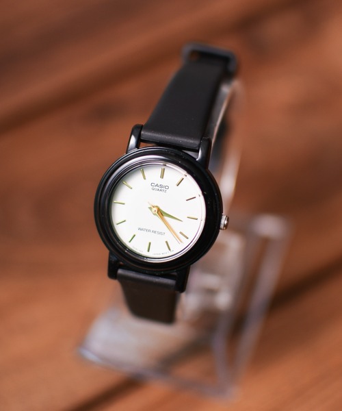CASIO（カシオ）の「/CASIO（カシオ）/STANDARD ANALOGUE　MINI（アナログ腕時計・レディース・ゴールド/ブラック系その他/ホワイト系その他/ブラック/ホワイト系その他2/ブラック系その他2/ブラック系その他3/ホワイト・FREE）」の3枚目の写真