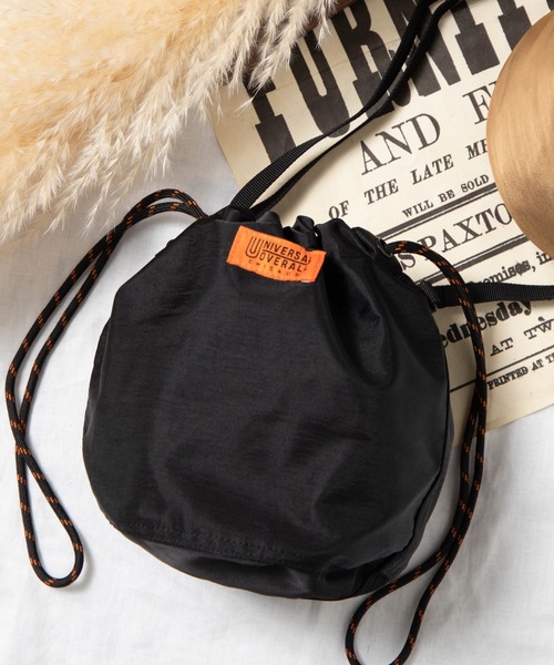 UNIVERSAL OVERALL(ユニバーサルオーバーオール)の「∴WEGO/UNIVERSAL OVERALL別注ナイロン巾着(ショルダーバッグ・メンズ・ブラック/ベージュ・FREE)」の2枚目の写真