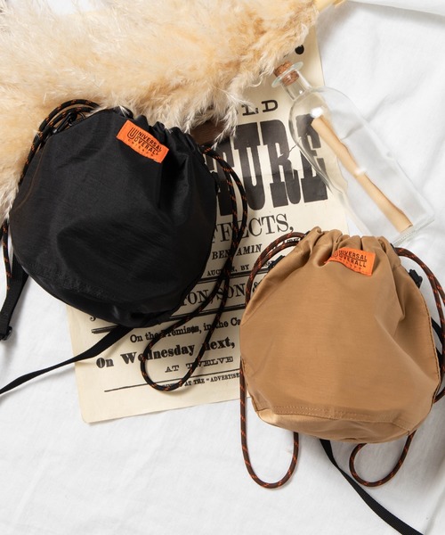 UNIVERSAL OVERALL(ユニバーサルオーバーオール)の「∴WEGO/UNIVERSAL OVERALL別注ナイロン巾着(ショルダーバッグ・メンズ・ブラック/ベージュ・FREE)」の18枚目の写真