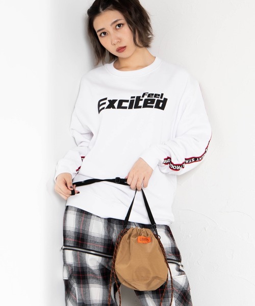 UNIVERSAL OVERALL(ユニバーサルオーバーオール)の「∴WEGO/UNIVERSAL OVERALL別注ナイロン巾着(ショルダーバッグ・メンズ・ブラック/ベージュ・FREE)」の6枚目の写真