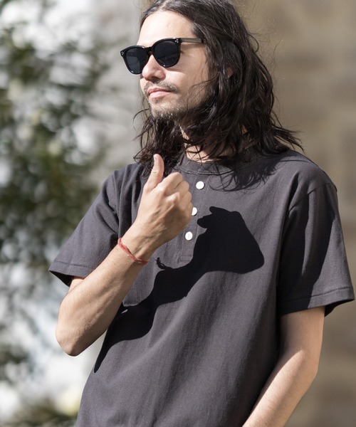 CAMBIO（カンビオ）の「mt6399-Henley Neck Tee Tシャツ（Tシャツ/カットソー・メンズ・ホワイト/ブラック/グレー/インディゴブルー/スミクロ・S/M/L/XL）」の4枚目の写真