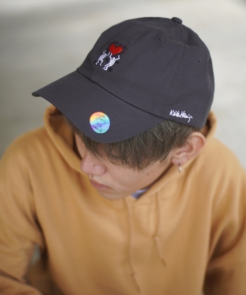 Keith Haring(キース・ヘリング)の「【Keith Haring/キースヘリング】刺繍 ローキャップ(キャップ・メンズ・グレー系その他/チャコールグレー/ネイビー/ベージュ/ブラック/ブラック系その他/ホワイト/ブラック系その他2/ブラック系その他3/ベージュ系その他/ベージュ系その他2/ホワイト系その他2/ホワイト系その他3/ブルー系その他/ブラック系その他4/グレー系その他2/ベージュ系その他3/ホワイト系その他/ブラック系その他5/ベージュ系その他4/ベージュ系その他5/ブルー・FREE)」の11枚目の写真