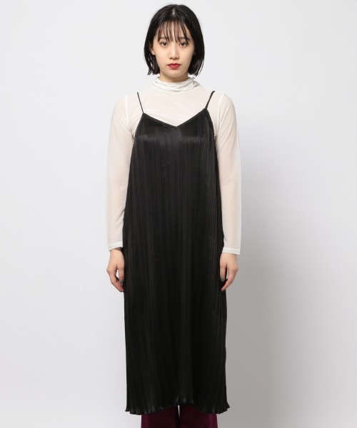 PAGEBOY（ページボーイ）の「サテンプリーツキャミワンピース（ワンピース・レディース・グレイッシュベージュ/ブラウン/ブラック・FREE）」の12枚目の写真