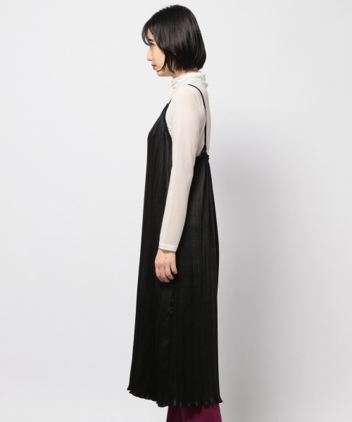 PAGEBOY（ページボーイ）の「サテンプリーツキャミワンピース（ワンピース・レディース・グレイッシュベージュ/ブラウン/ブラック・FREE）」の11枚目の写真