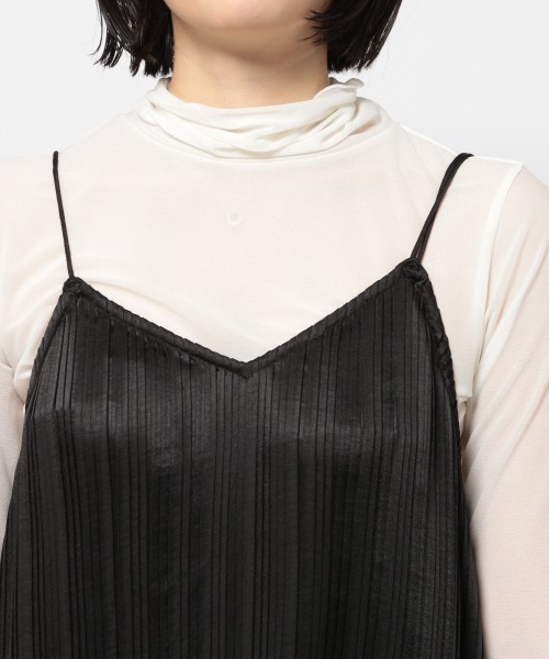 PAGEBOY（ページボーイ）の「サテンプリーツキャミワンピース（ワンピース・レディース・グレイッシュベージュ/ブラウン/ブラック・FREE）」の10枚目の写真