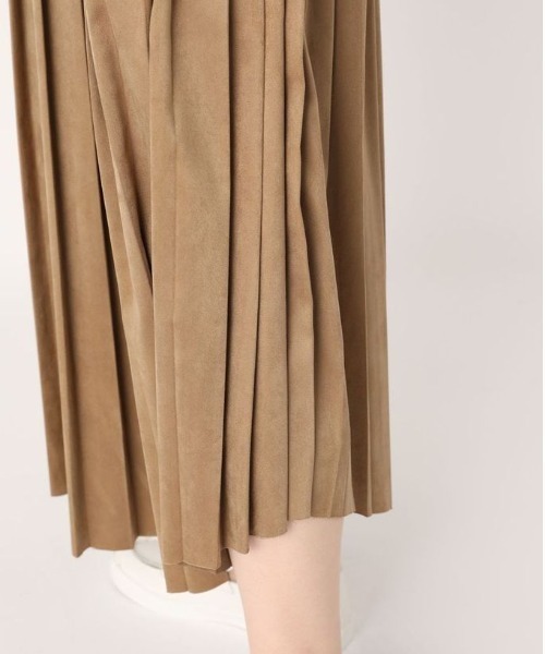 【ZUCCa】フェイクスウェード　プリーツロングスカート（新品未使用タグ付き） ZUCCa（ズッカ）の「フェイクスウェード/スカート（スカート