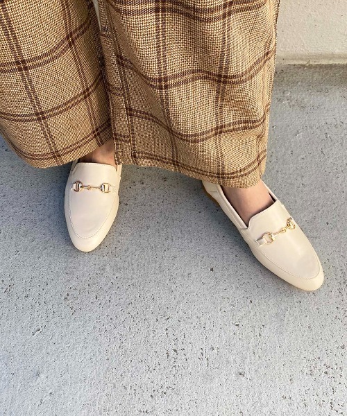 EVOL（イーボル）の「ビットローファー（ローファー・レディース・ブラック/アイボリー・S/M/L）」の3枚目の写真