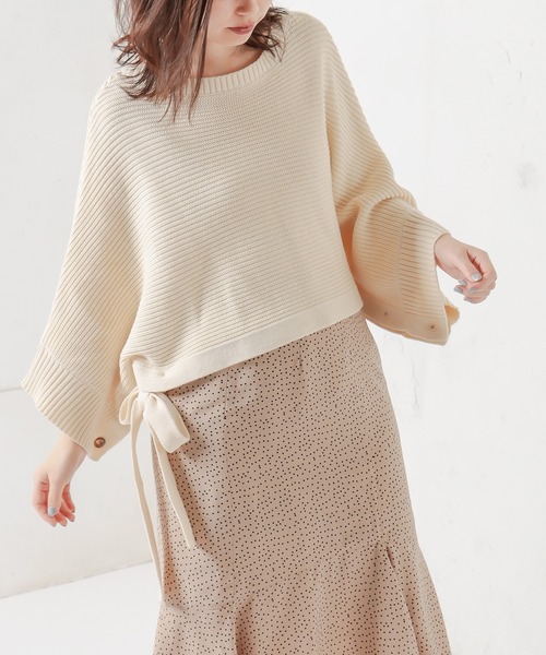 natural couture（ナチュラルクチュール）の「【WEB限定カラー有り】ベストにもなるリボン2WAYポンチョ（ベスト・レディース・ブラック/ベージュ/ブルー/アイボリー・FREE）」の6枚目の写真