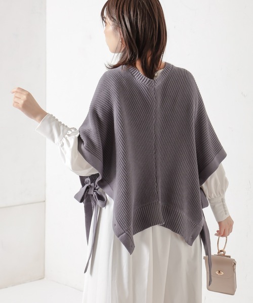 natural couture（ナチュラルクチュール）の「【WEB限定カラー有り】ベストにもなるリボン2WAYポンチョ（ベスト・レディース・ブラック/ベージュ/ブルー/アイボリー・FREE）」の17枚目の写真