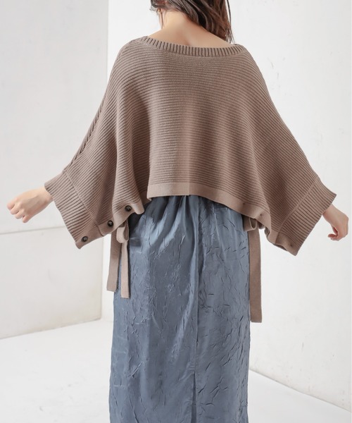 natural couture（ナチュラルクチュール）の「【WEB限定カラー有り】ベストにもなるリボン2WAYポンチョ（ベスト・レディース・ブラック/ベージュ/ブルー/アイボリー・FREE）」の21枚目の写真