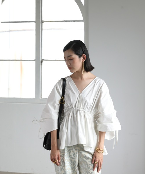 chuclla(チュクラ)の「【chuclla】【2021/SS】Gather flared blouse sb-5 chwt7(シャツ/ブラウス・レディース・ホワイト/ブラック/ベージュ・FREE)」の5枚目の写真