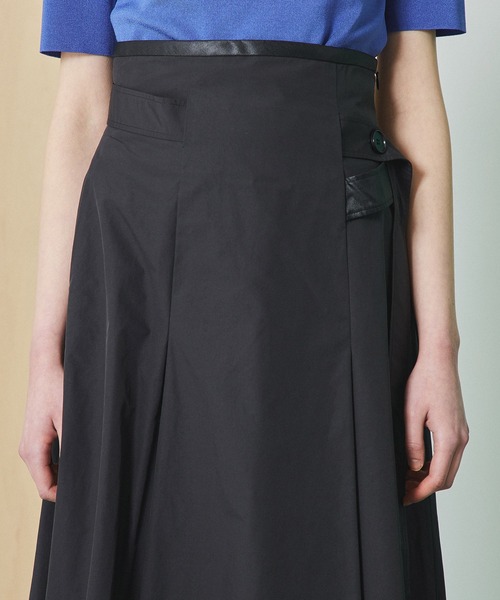 UNITED TOKYO（ユナイテッドトウキョウ）の「バックシャンタフタスカート（スカート・レディース・ブラック/ブルー/ベージュ・1/2）」の19枚目の写真