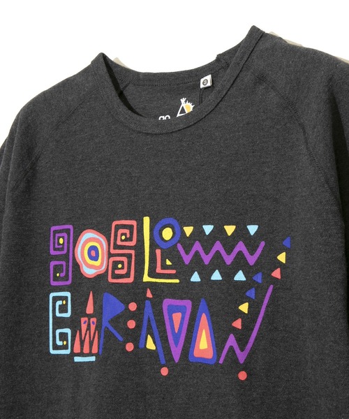 go slow caravan（ゴースローキャラバン）の「鹿の子ジャングル文字プリント ラグランTEE W（Tシャツ/カットソー・レディース・チャコールグレー/オートミール・FREE）」の4枚目の写真
